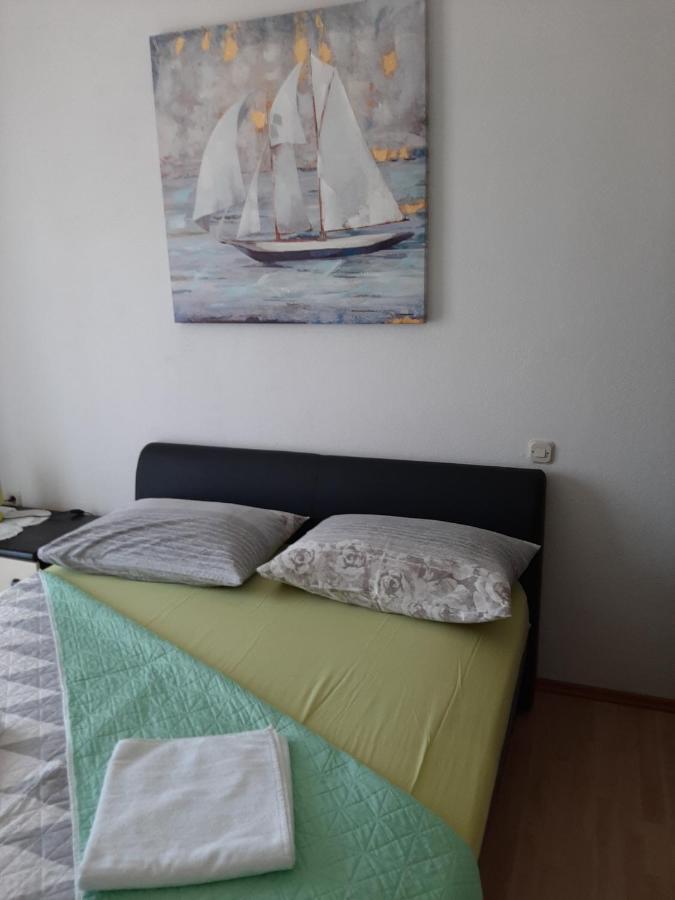 Apartments Ana Podstrana Luaran gambar
