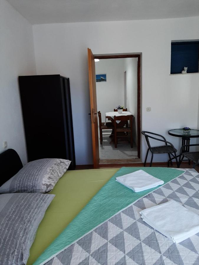 Apartments Ana Podstrana Luaran gambar