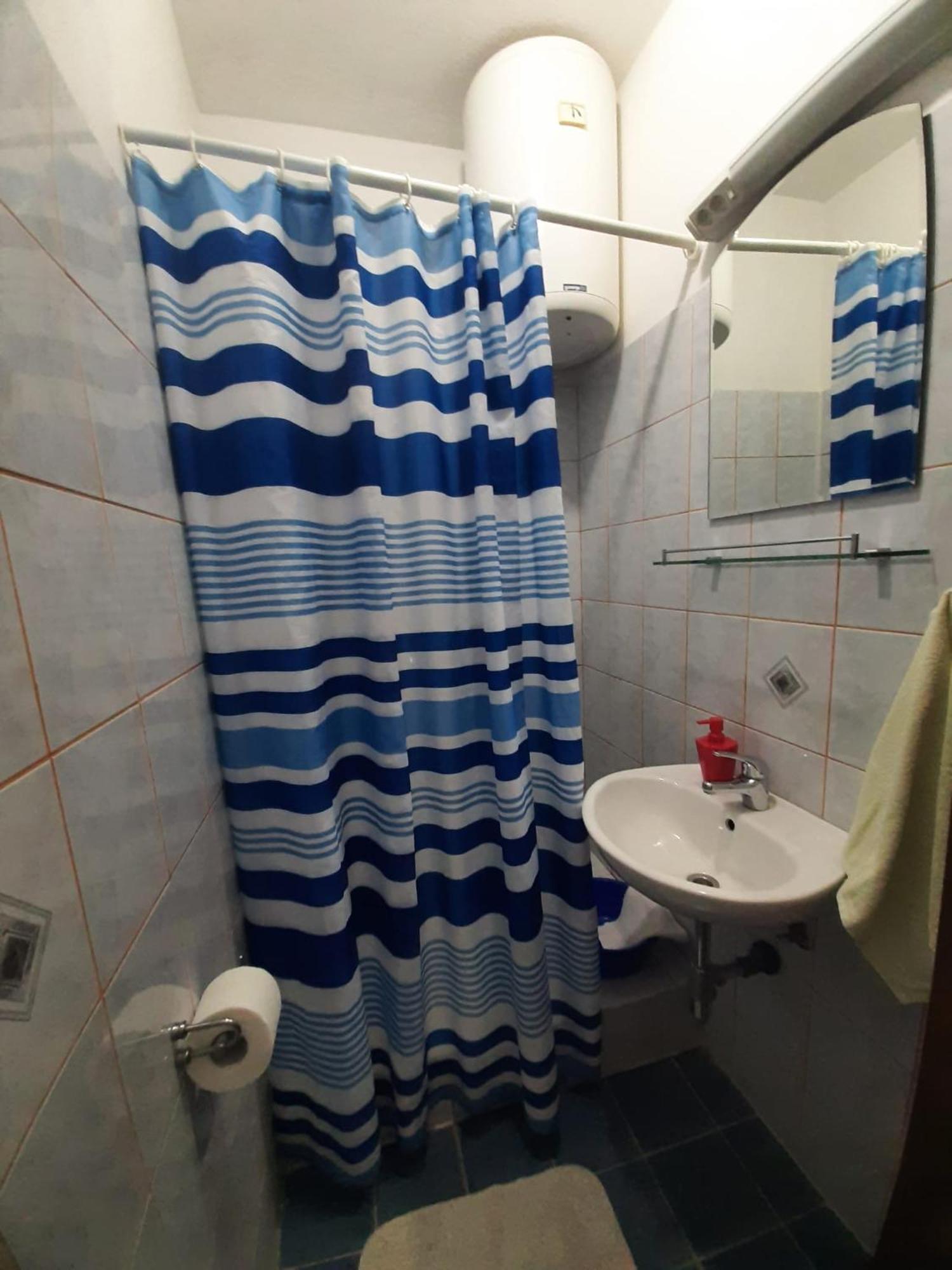 Apartments Ana Podstrana Luaran gambar
