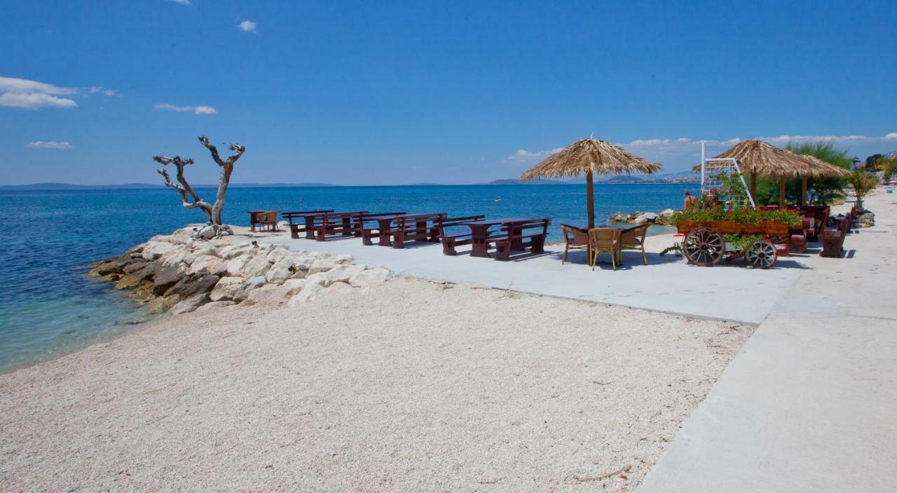 Apartments Ana Podstrana Luaran gambar