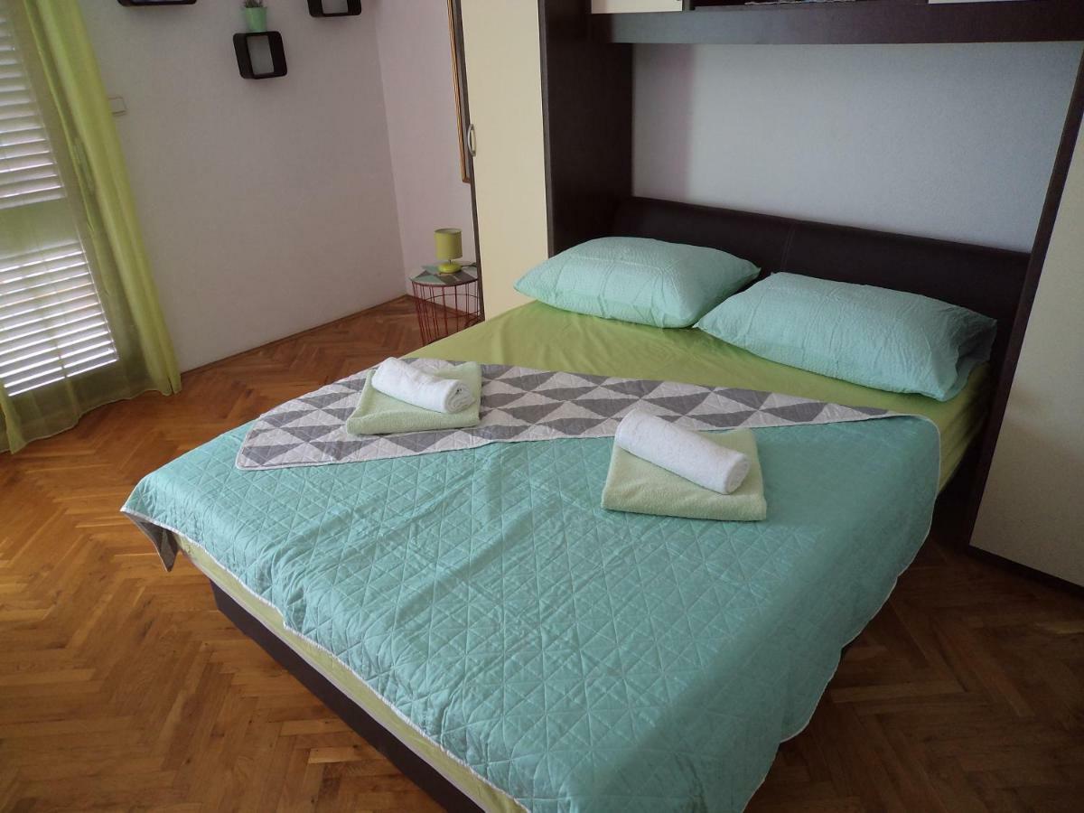 Apartments Ana Podstrana Luaran gambar