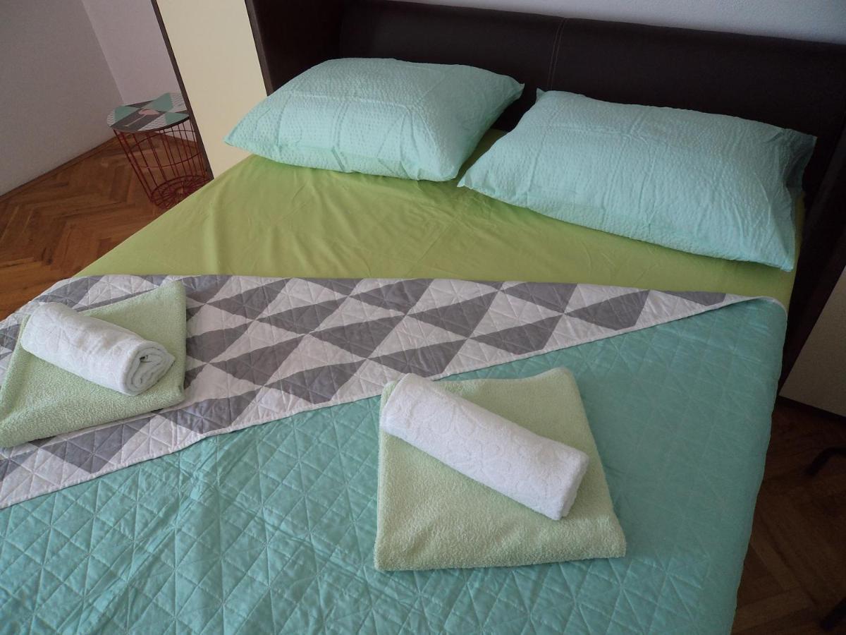 Apartments Ana Podstrana Luaran gambar