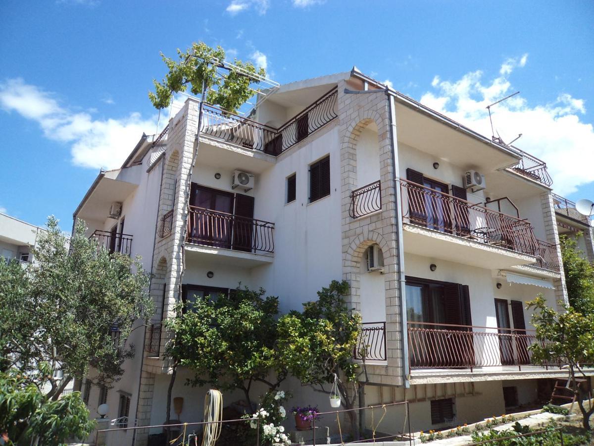 Apartments Ana Podstrana Luaran gambar
